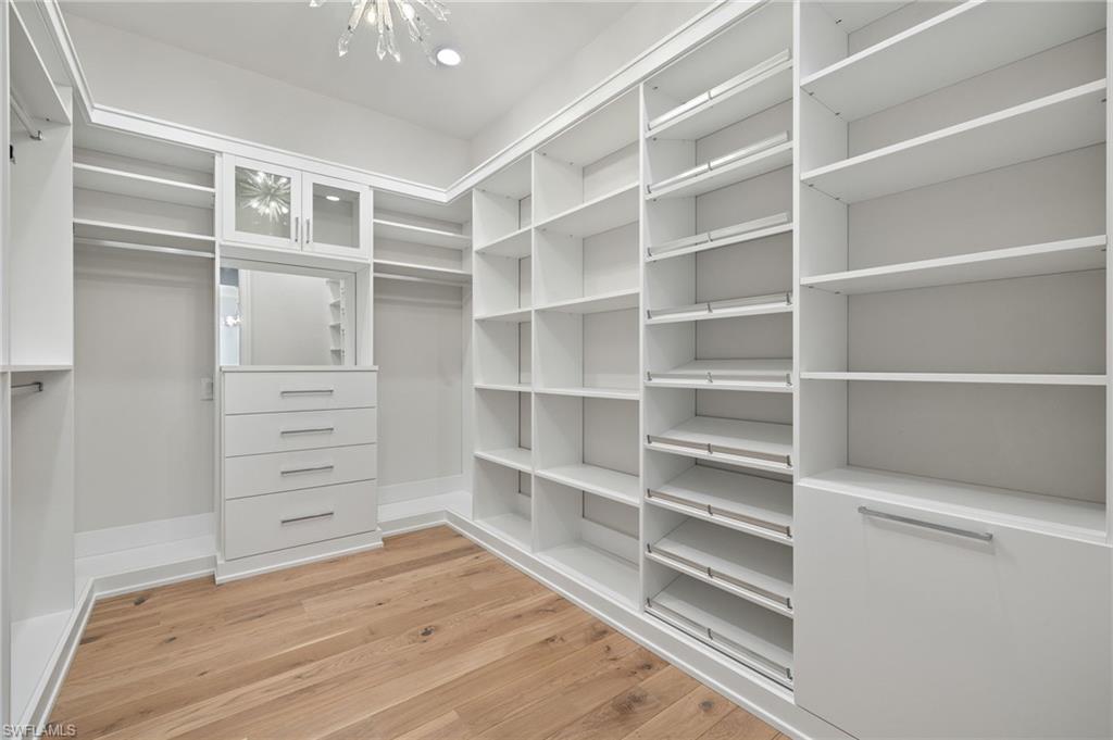 MAGNOLIA POINTE - Residential