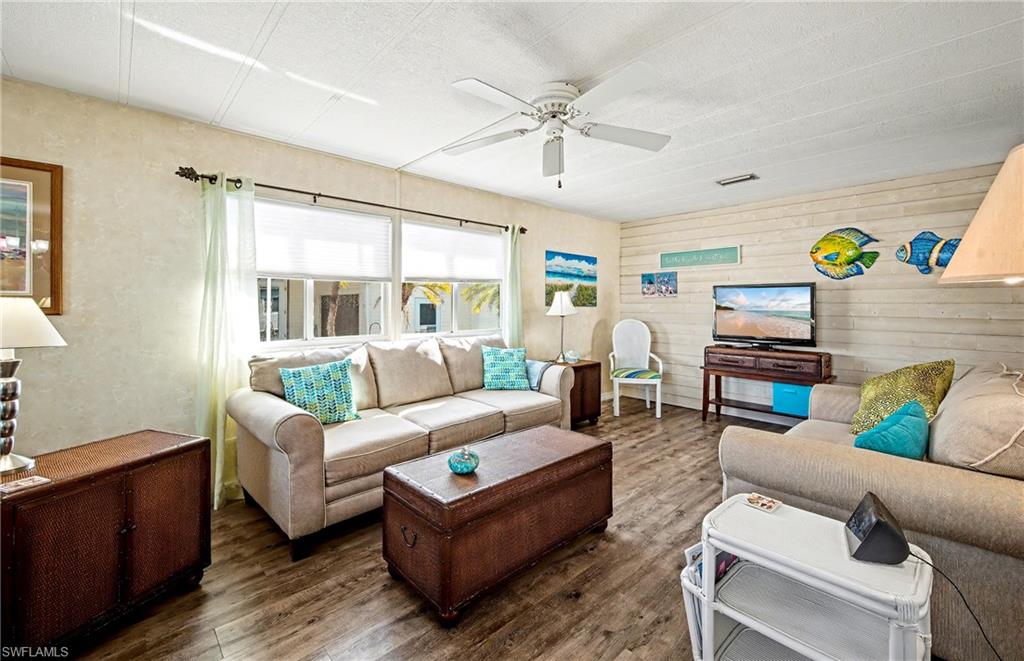 SIX LAKES COUNTRY CLUB - Residential