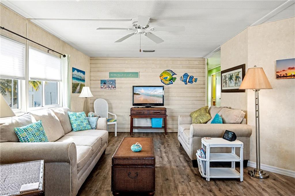 SIX LAKES COUNTRY CLUB - Residential