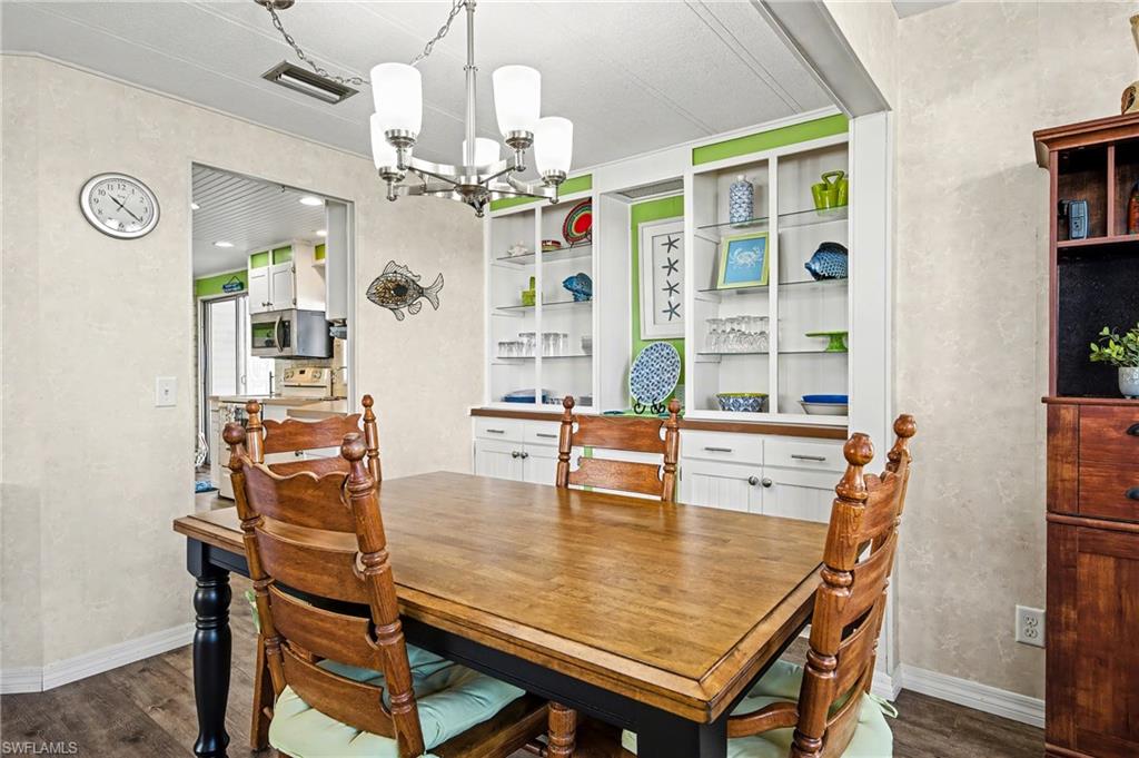 SIX LAKES COUNTRY CLUB - Residential