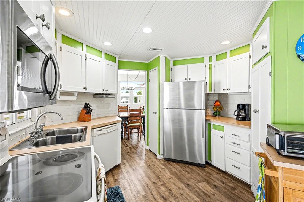 SIX LAKES COUNTRY CLUB - Residential