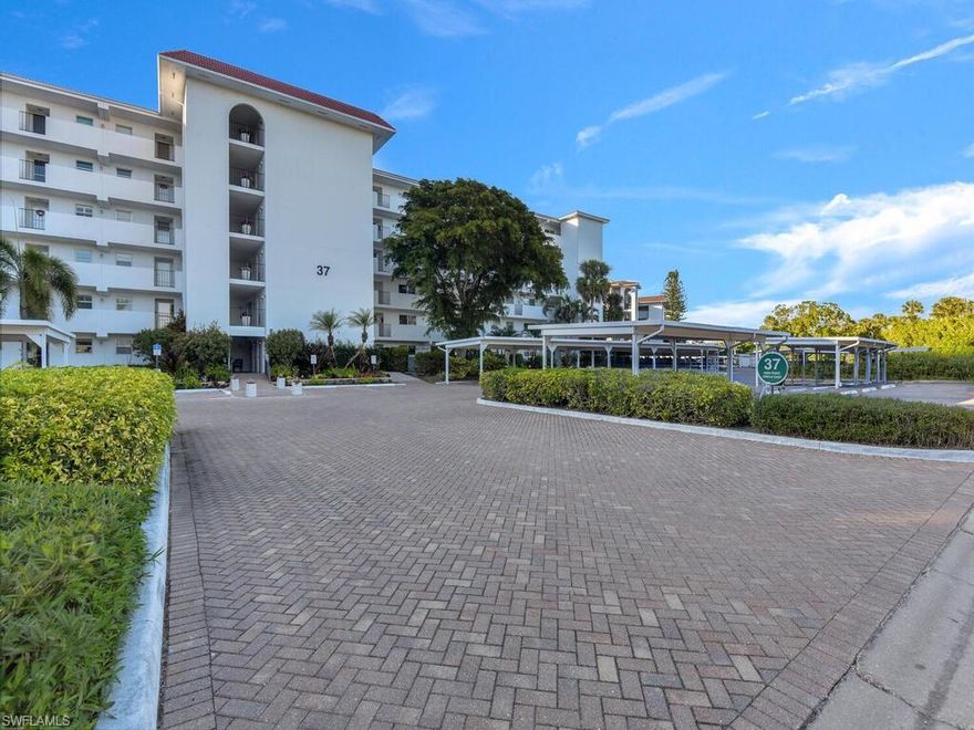 Investment Opportunity! Make this one your own. Situated in the heart of Naples allowing the Naples lifestyle at great value.  Bundled golf for 2 people. 1st Floor 2 bedroom 2 bathroom condo with stunning views from the screened lanai of the golf course and sunset. Minutes to Naples beaches, fine dining and much more. High Point Country Club sits on 40 acres and is centered around the meticulously maintained Par 3, 9 hole golf course.  Other amenities include 6 heated pools, clubhouse, tennis courts, pickle ball, exercise room and an abundance of social activities.