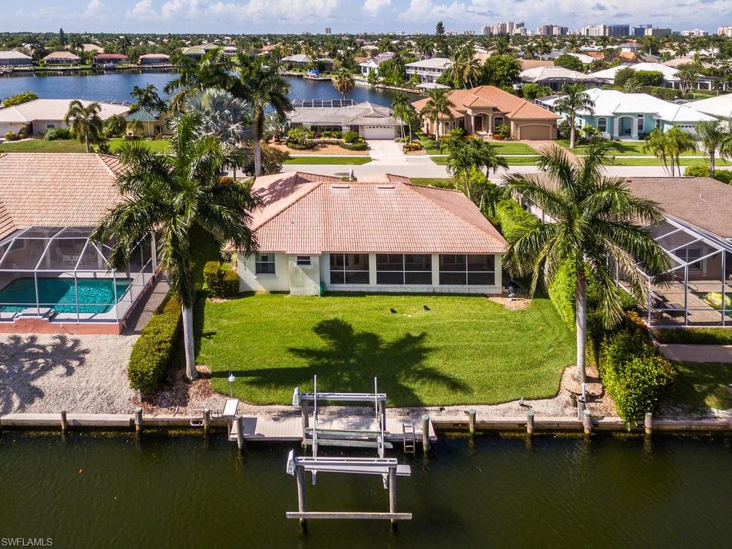 MARCO BEACH - Residential