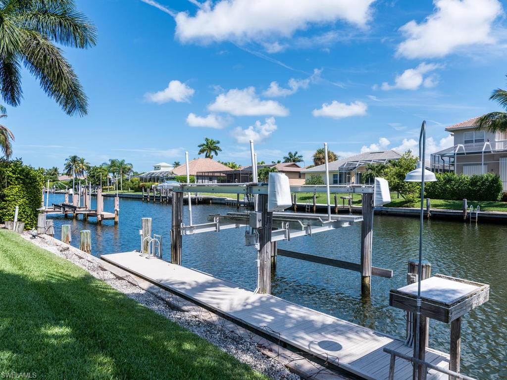 MARCO BEACH - Residential