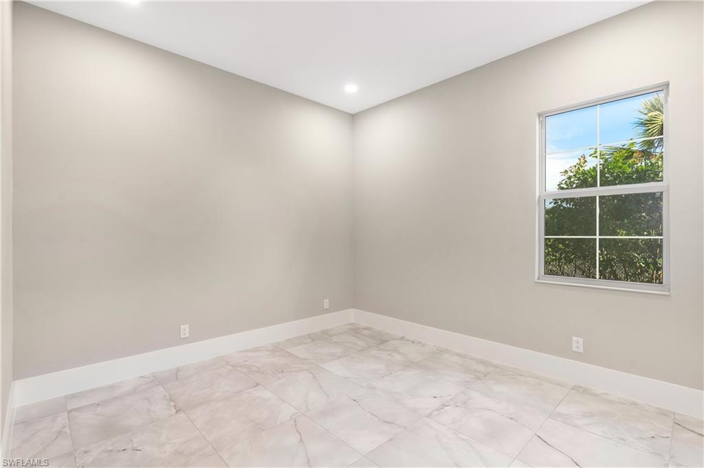 CAYMAS - Residential