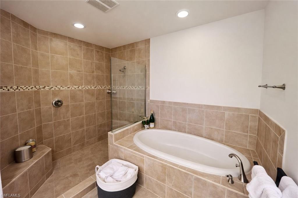 MARQUESA ROYALE - Residential Lease