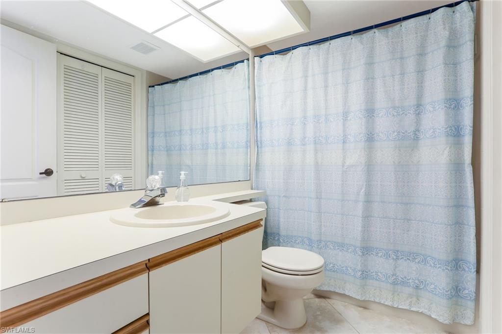 COUNTRY MANOR - Residential