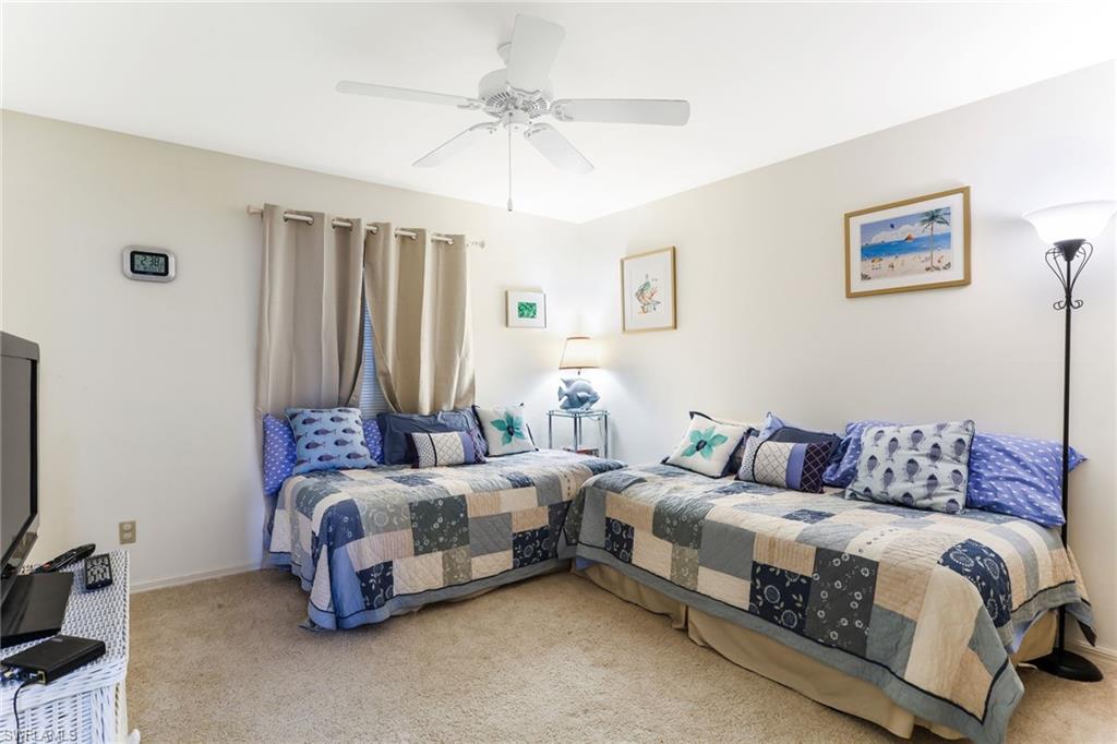 COUNTRY MANOR - Residential