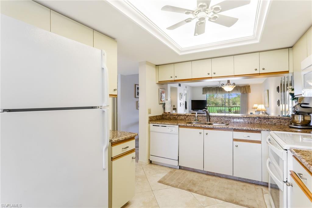 COUNTRY MANOR - Residential