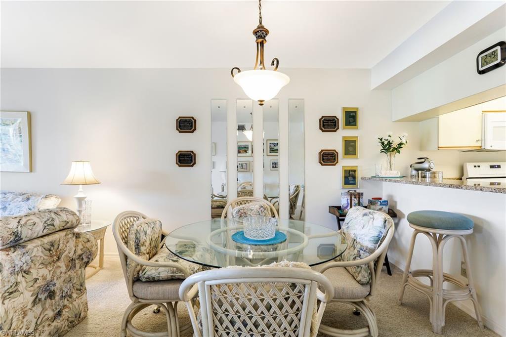 COUNTRY MANOR - Residential