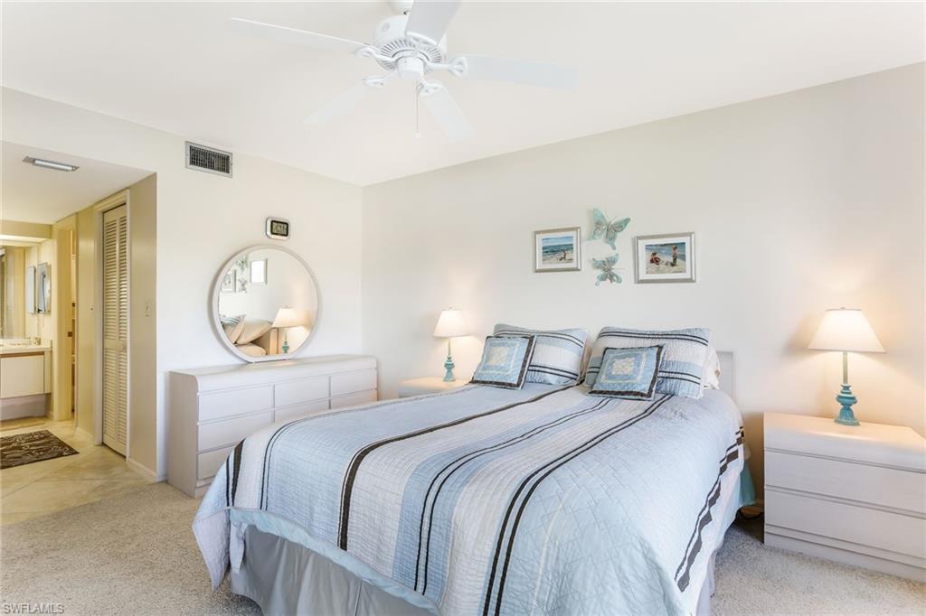 COUNTRY MANOR - Residential