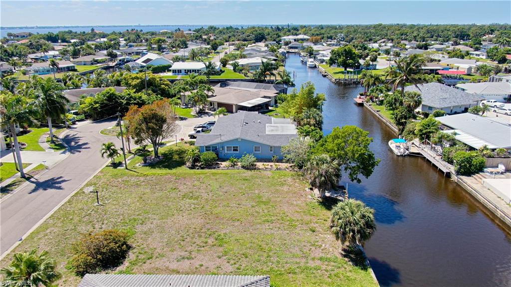 NORTH FORT MYERS - Land