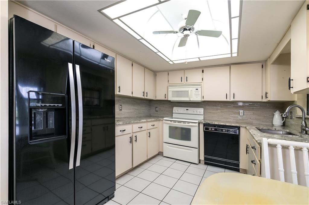 SABAL SPRINGS GOLF AND RACQUET CLUB - Residential