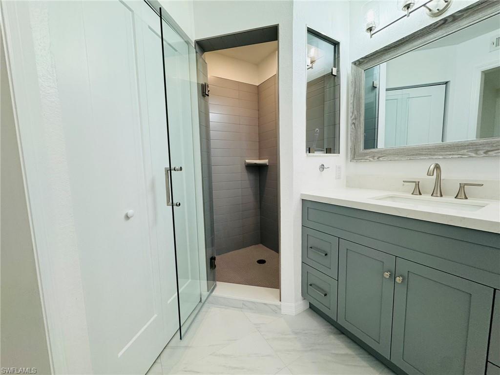 VENETIAN PALMS - Residential