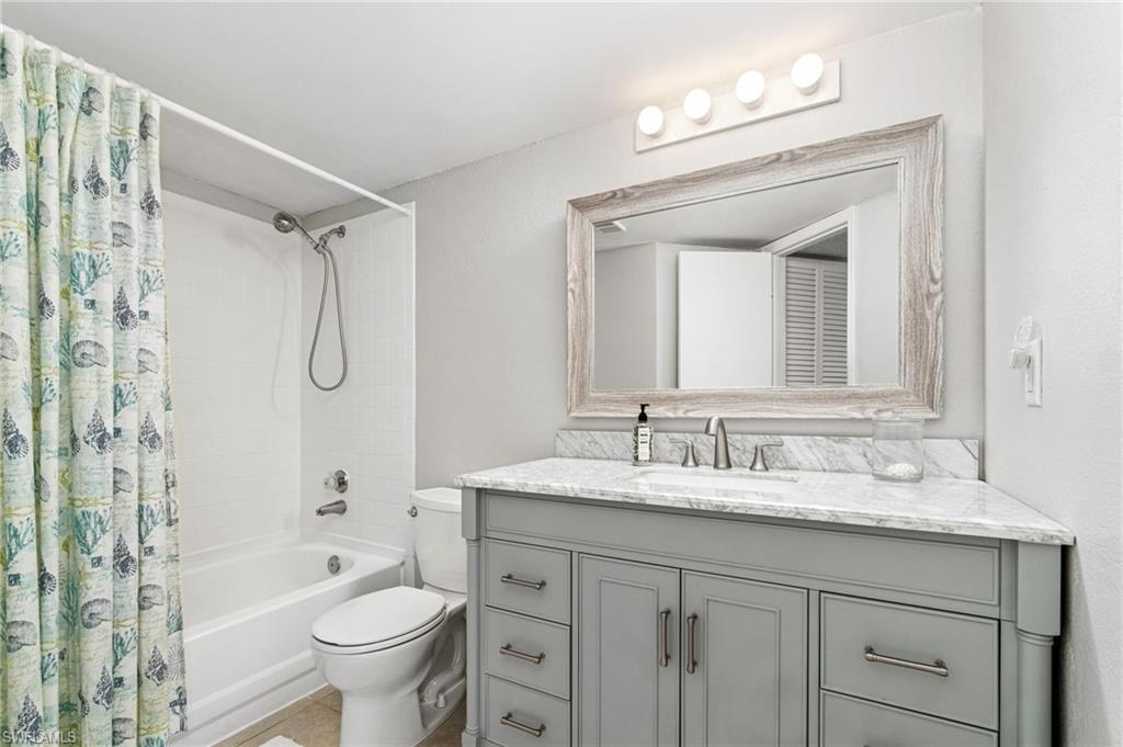 VENETIAN PALMS - Residential