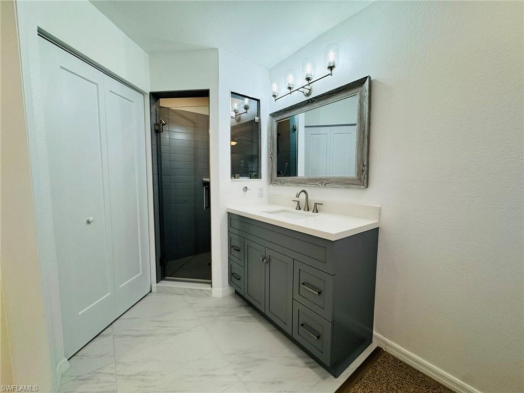 VENETIAN PALMS - Residential