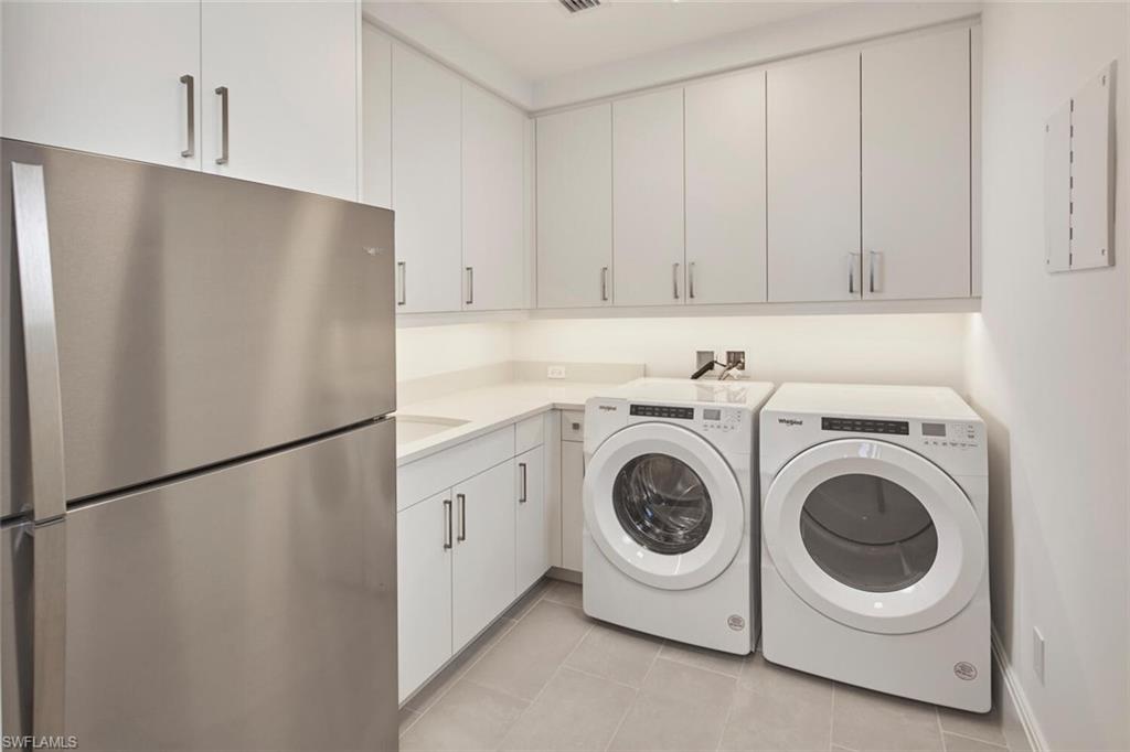 INFINITY AT THE COLONY - Residential