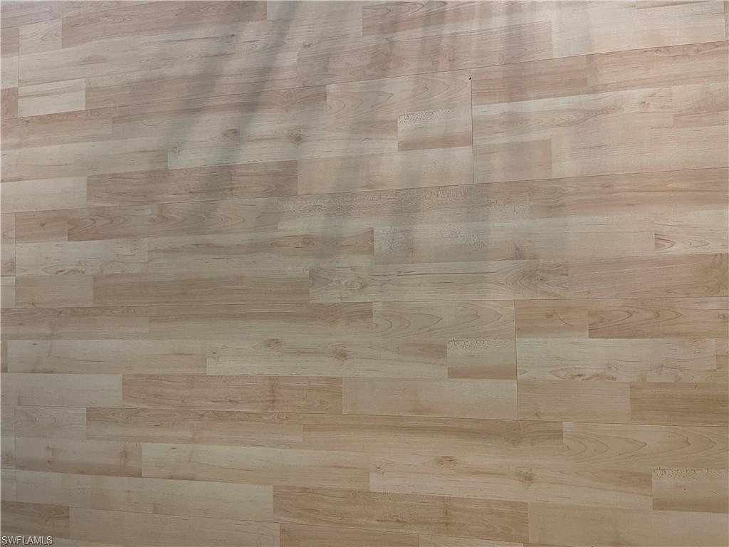 YACHTSMANS COVE - Residential