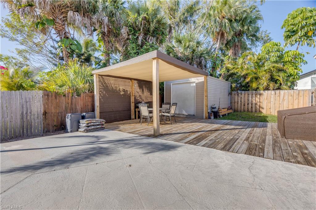 LELY TROPICAL ESTATES - Residential