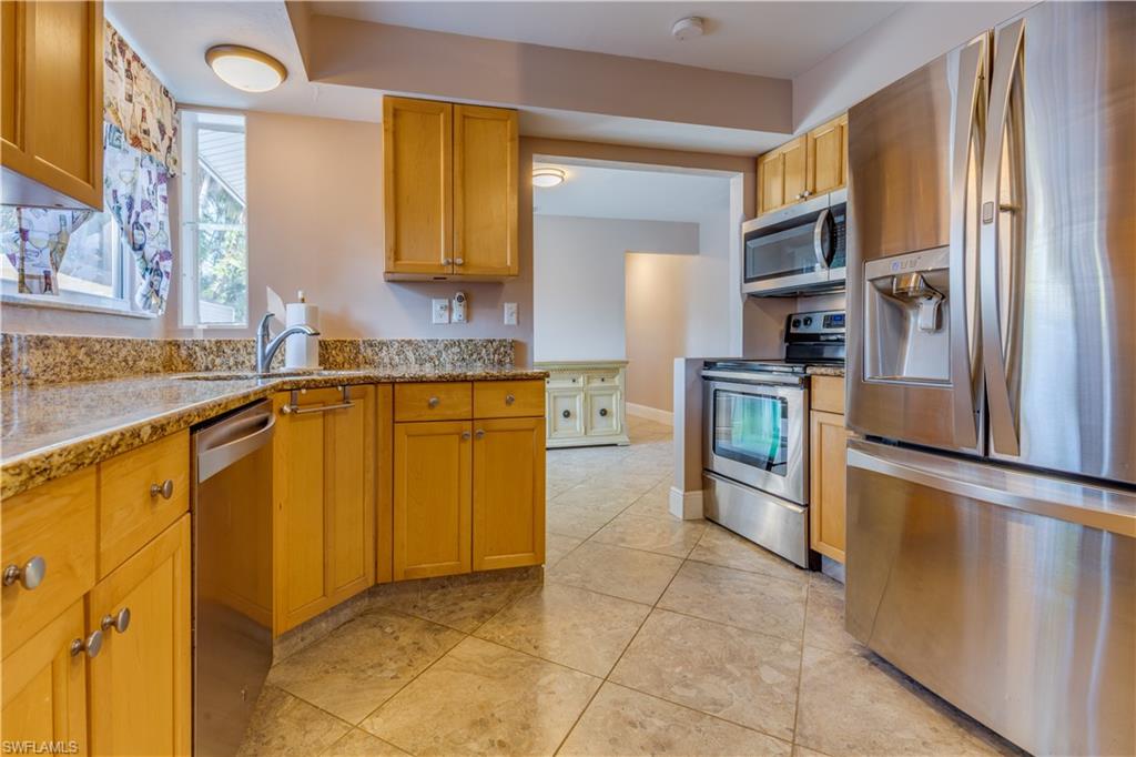 LELY TROPICAL ESTATES - Residential