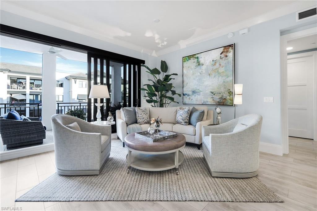 NAPLES SQUARE - Residential