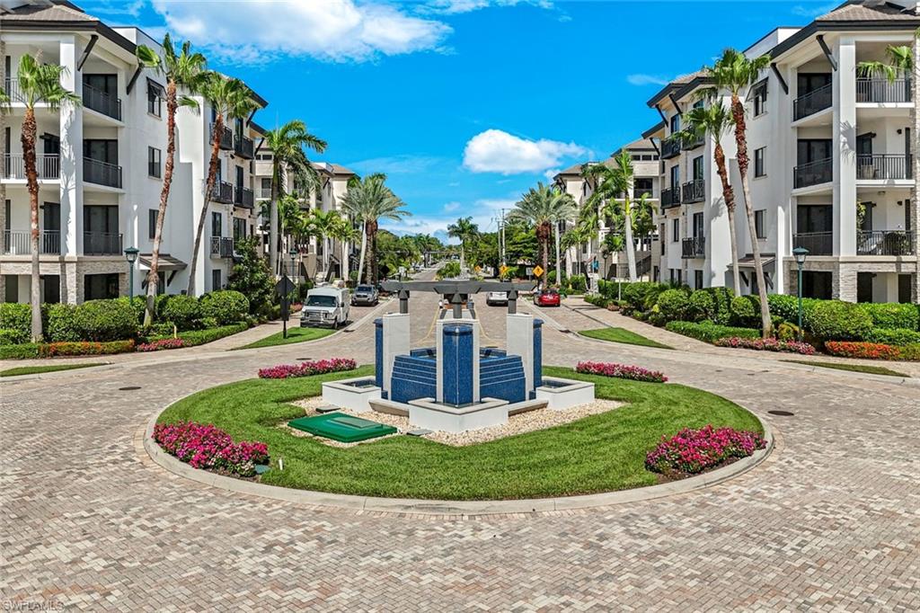 NAPLES SQUARE - Residential