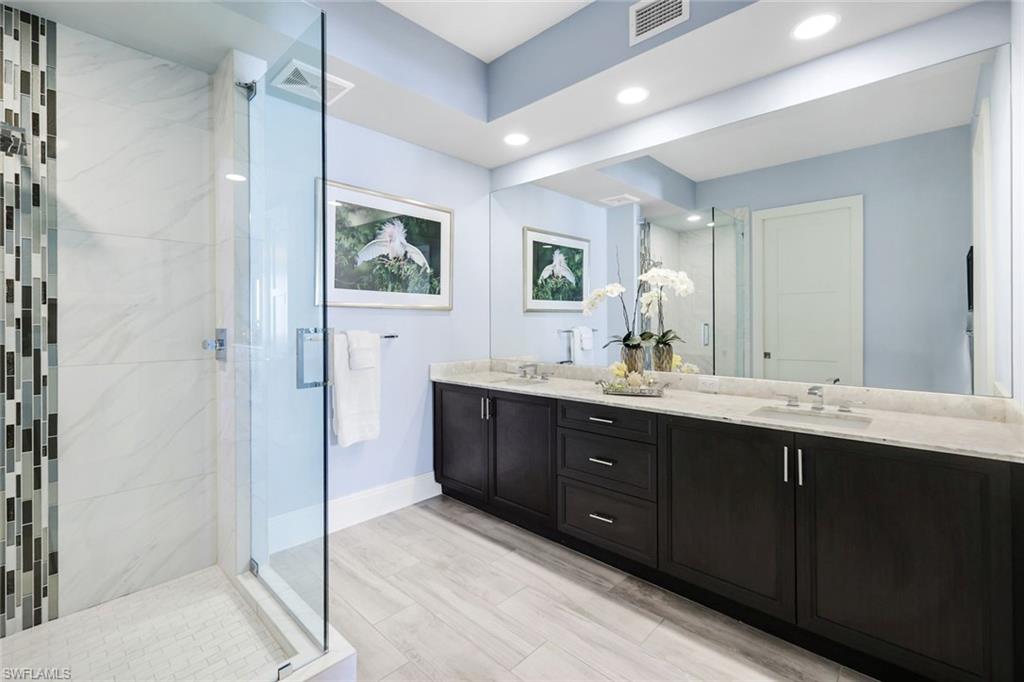 NAPLES SQUARE - Residential