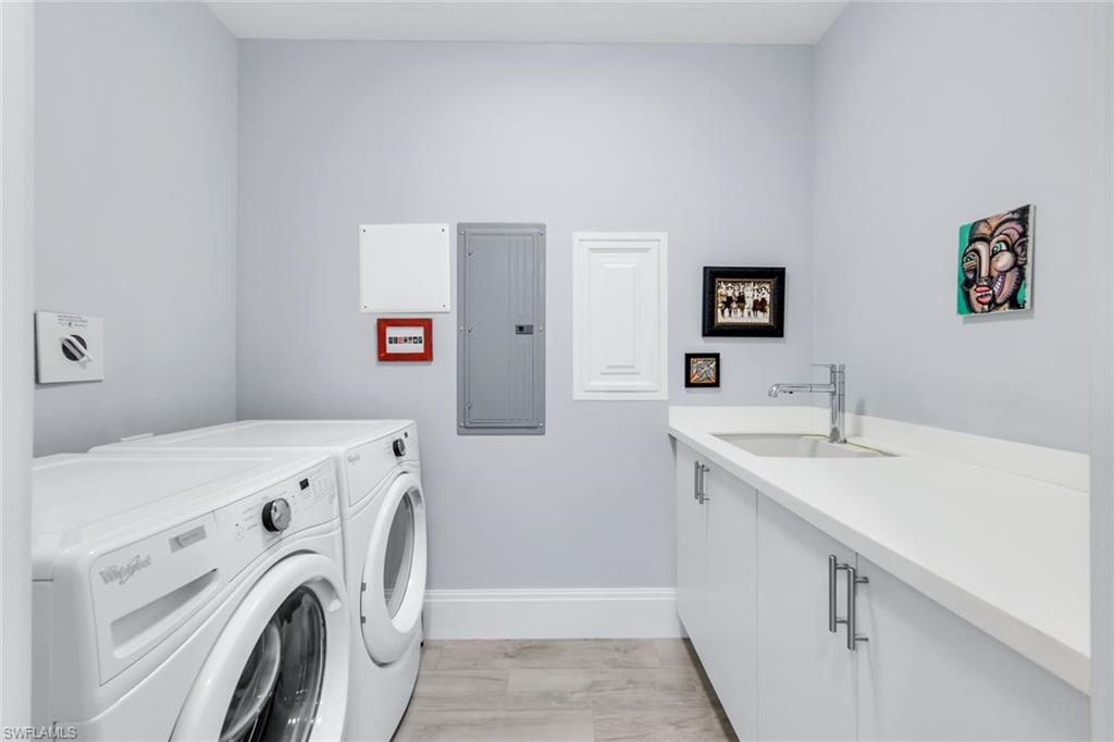 NAPLES SQUARE - Residential