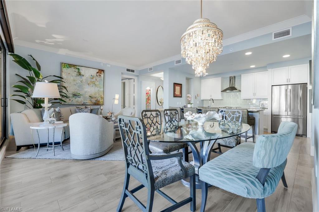 NAPLES SQUARE - Residential