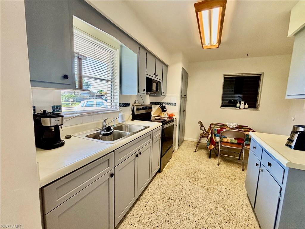 WILLOW LAKE - Residential