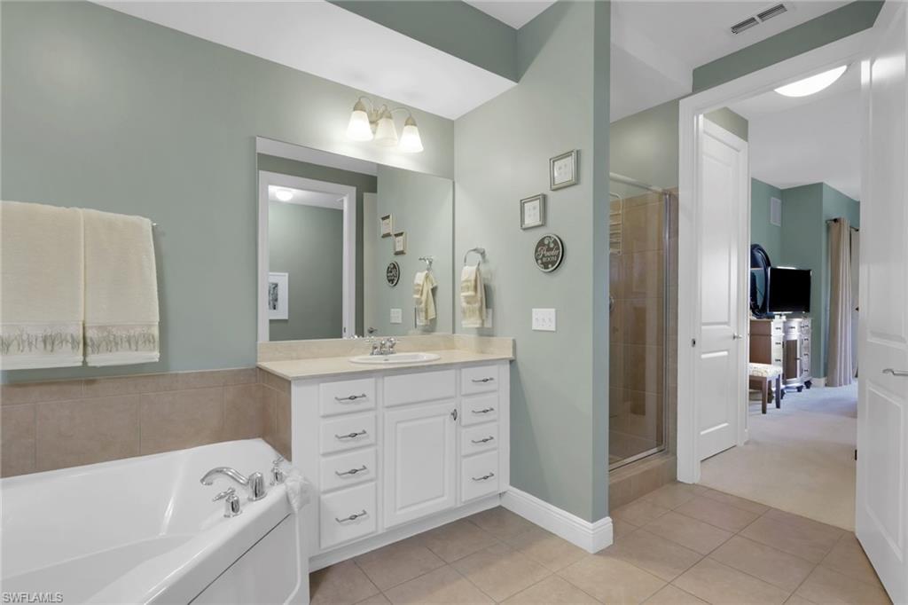 THE RESIDENCES AT COCONUT POINT - Residential