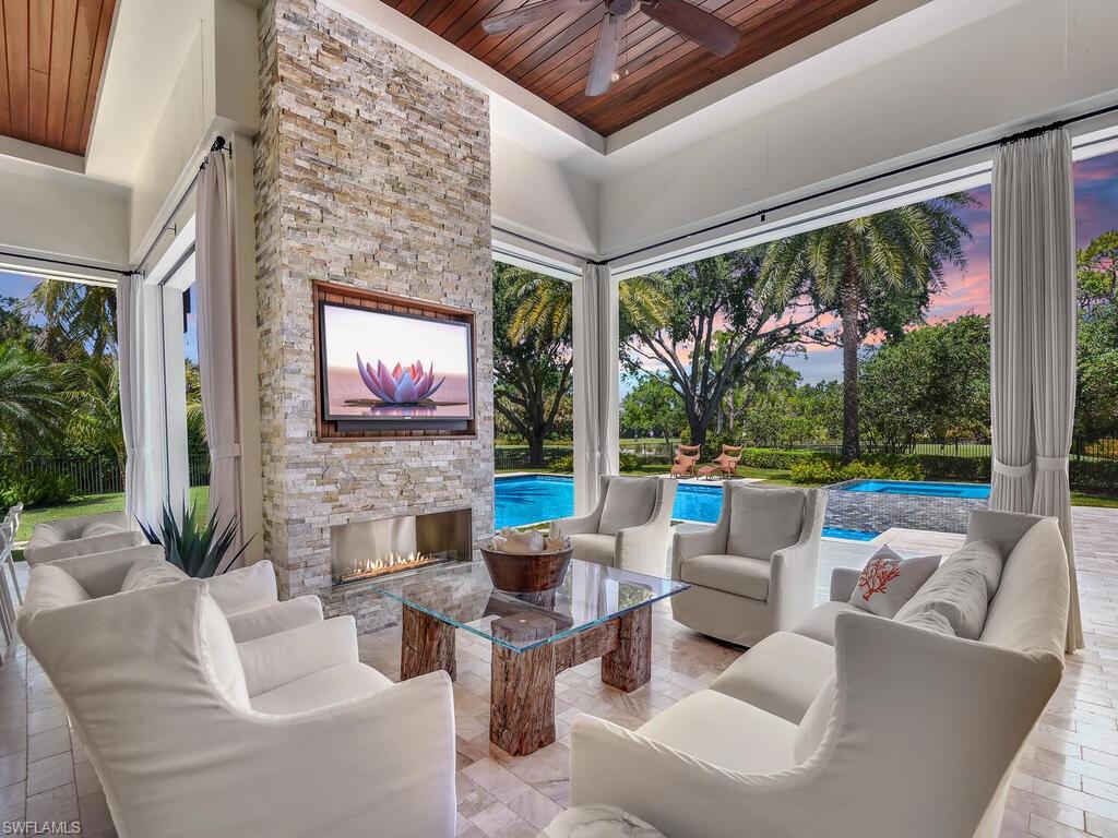 PELICAN BAY WOODS - Residential