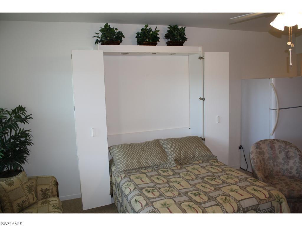 SEABREEZE CONDO - Residential