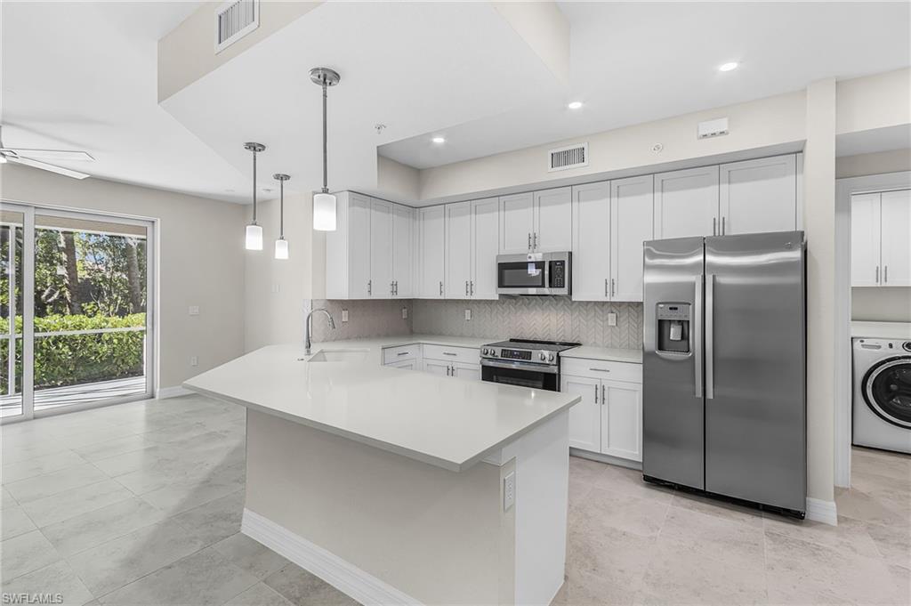 286 Indies DR E 102