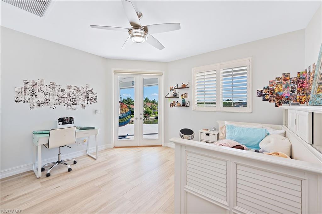 MARCO BEACH - Residential