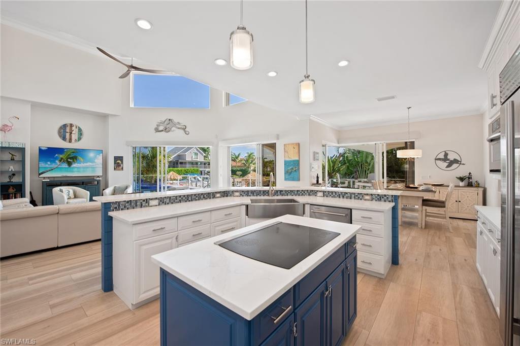 MARCO BEACH - Residential