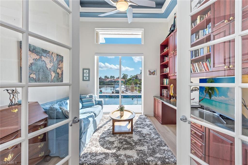 MARCO BEACH - Residential