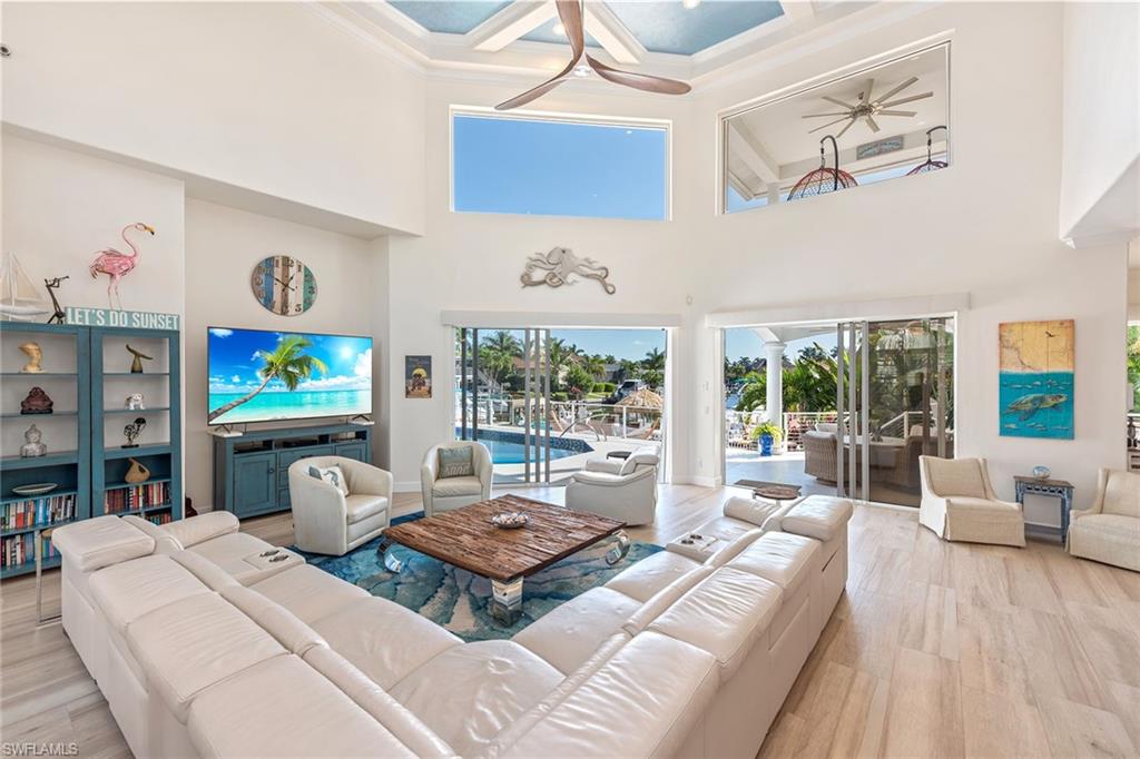 MARCO BEACH - Residential