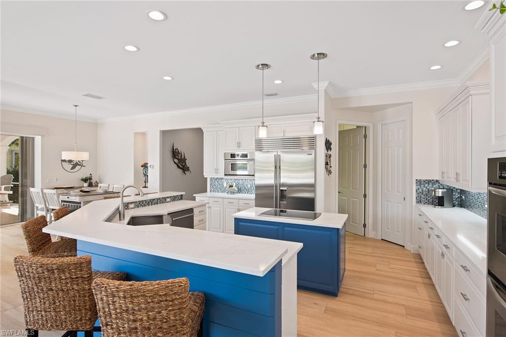 MARCO BEACH - Residential