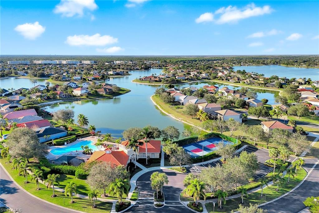 VALENCIA LAKES - Residential