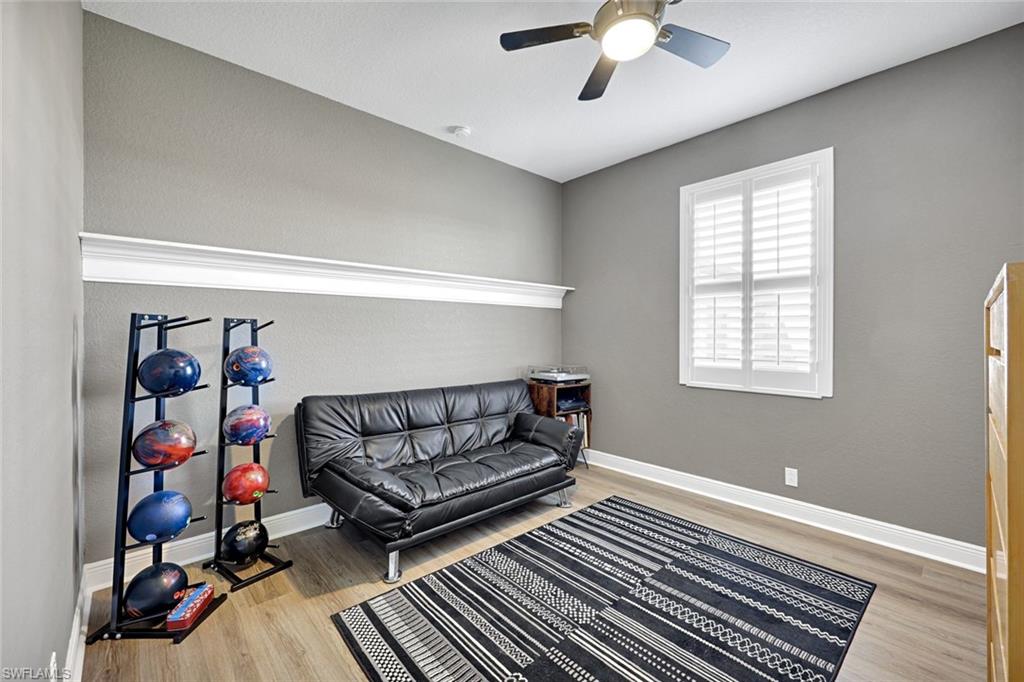 VALENCIA LAKES - Residential