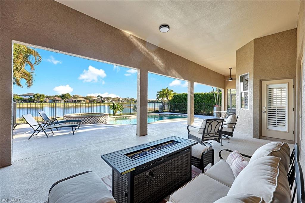 VALENCIA LAKES - Residential