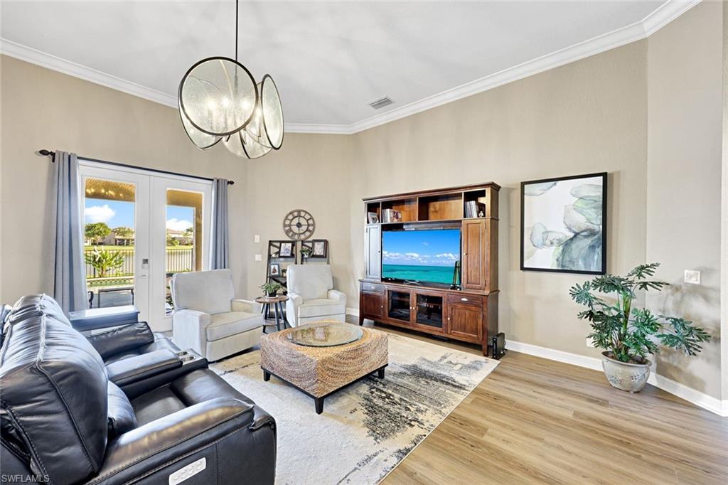 VALENCIA LAKES - Residential