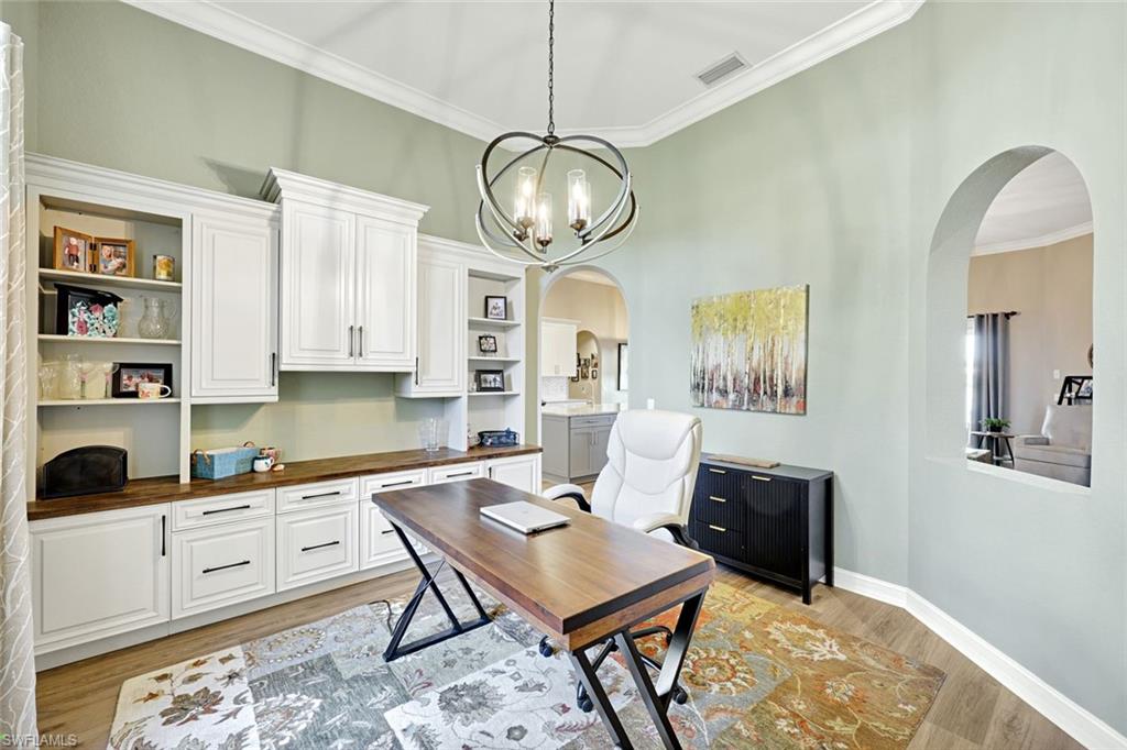 VALENCIA LAKES - Residential