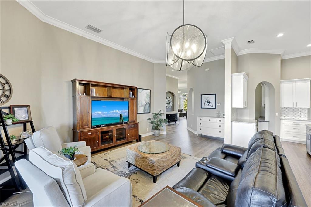 VALENCIA LAKES - Residential