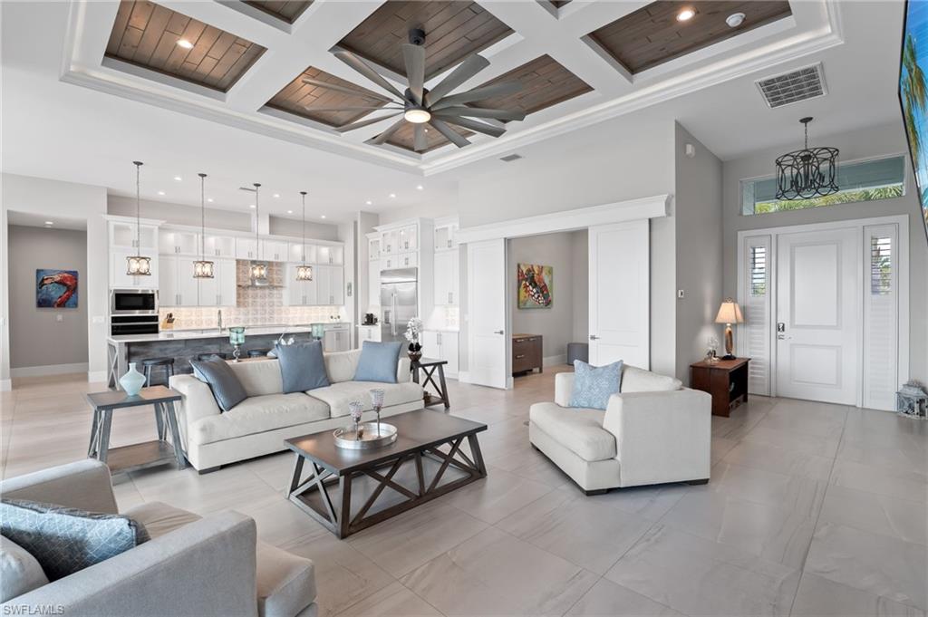 YACHT CLUB - Residential