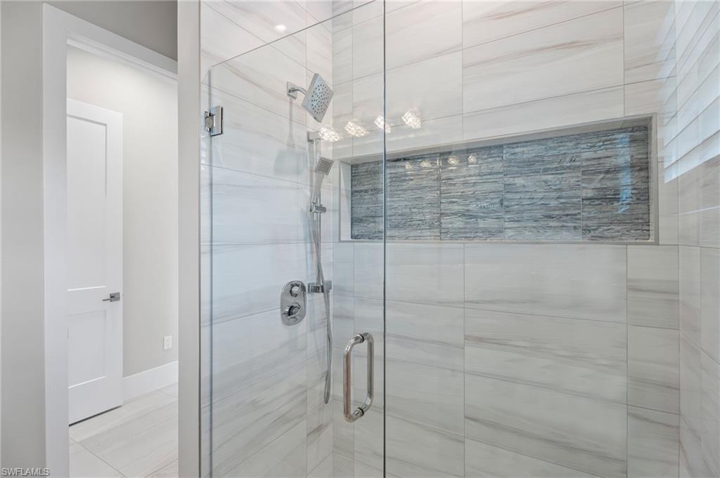 YACHT CLUB - Residential