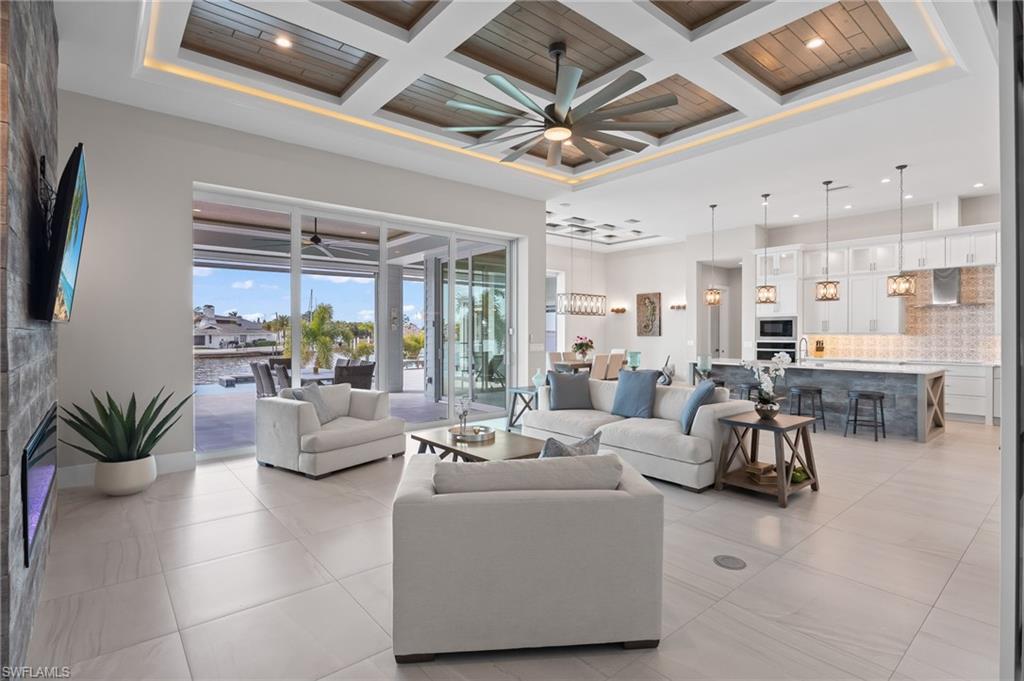 YACHT CLUB - Residential