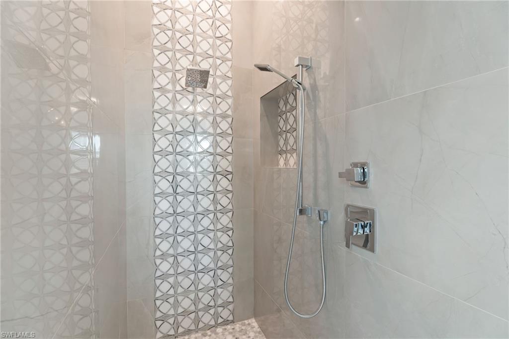 YACHT CLUB - Residential