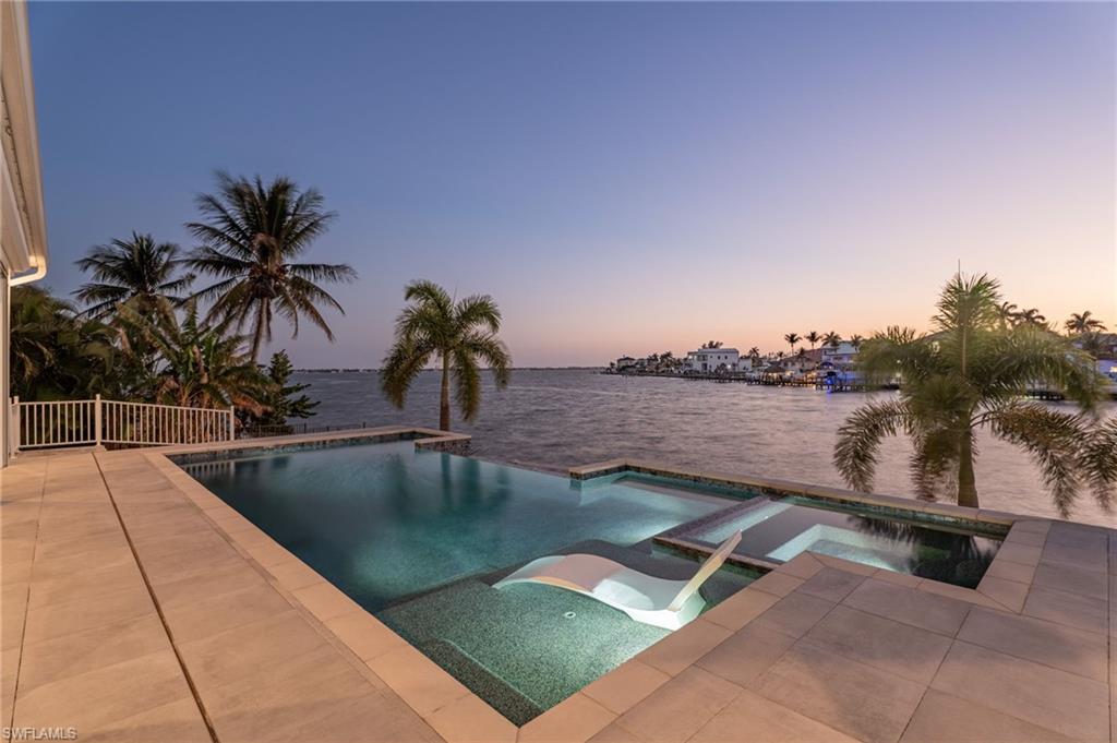 YACHT CLUB - Residential